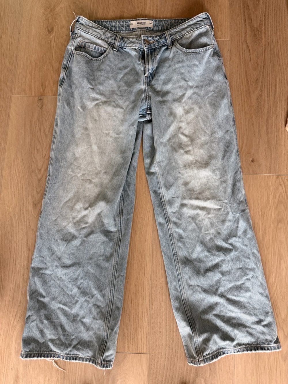 Hollister Low Rise Baggy Fit Jeans - Size 29